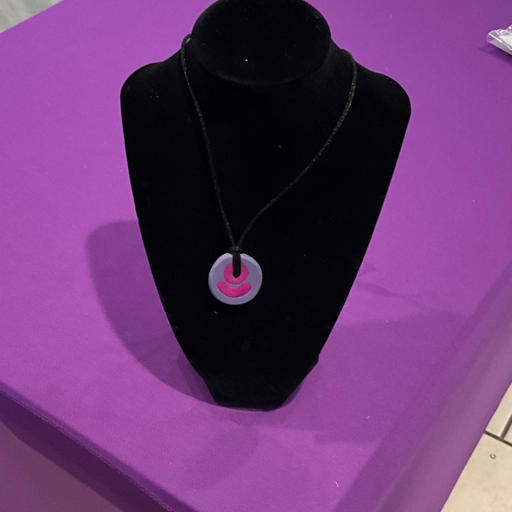 Elegant Pink and Purple Pendant Necklace